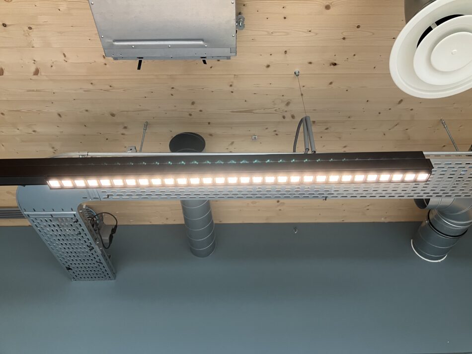 Houtlab kabelgoten